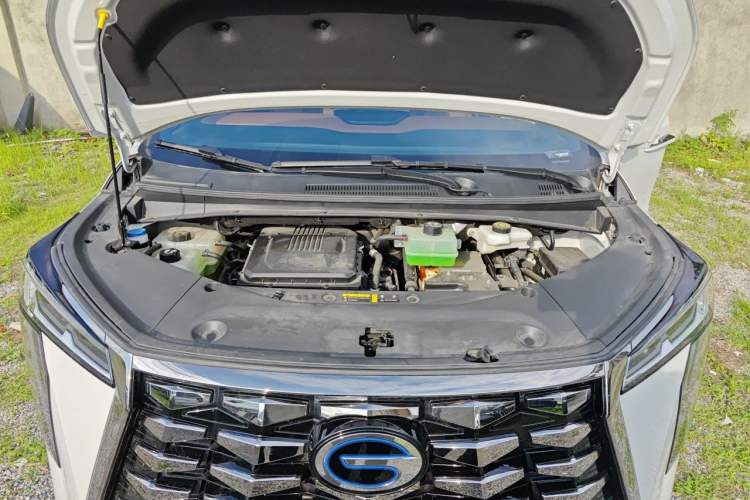 Used GAC Trumpchi Xiangwang M8 2025 Kunkun Series Ultra First-Class Cabin Engine Bay