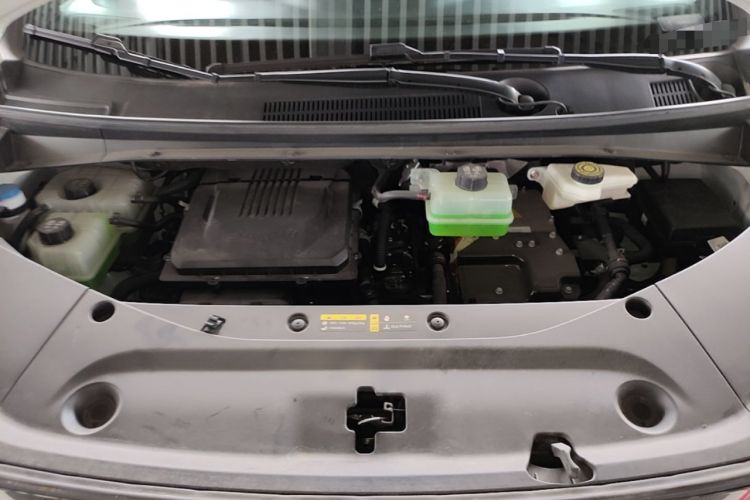 Used GAC Trumpchi Xiangwang M8 2025 Kunkun Series Ultra First-Class Cabin Engine Bay