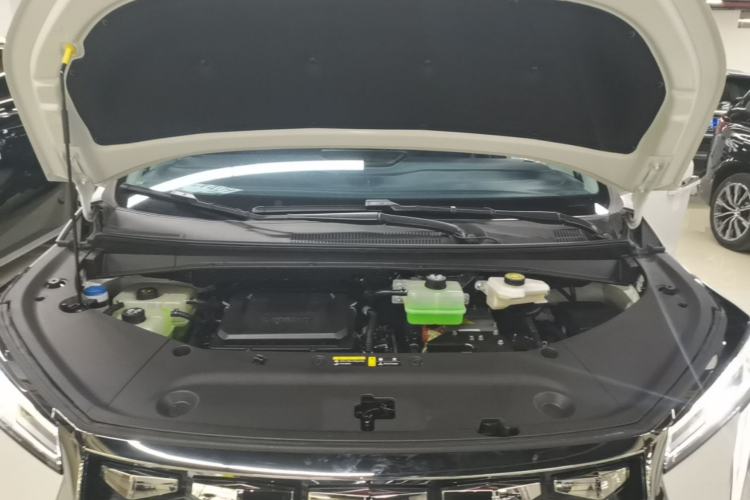 Used GAC Trumpchi Xiangwang M8 2025 Kunkun Series Ultra First-Class Cabin Engine Bay