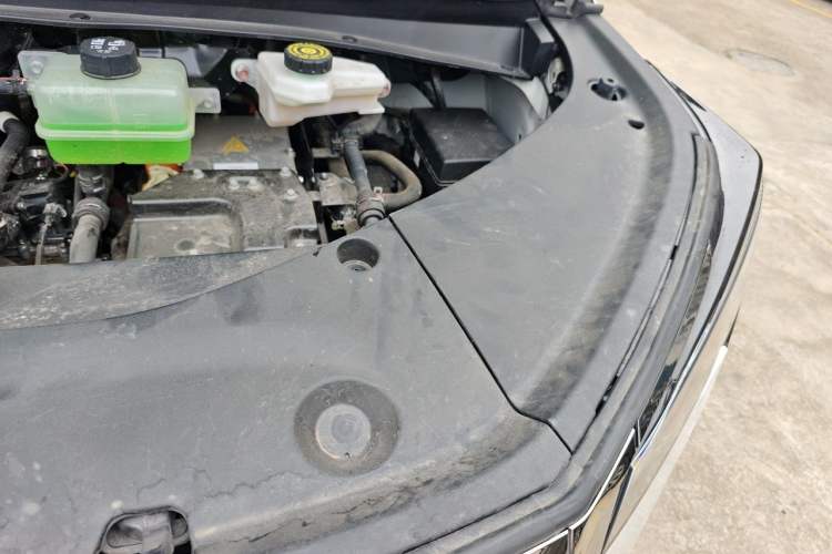 Used GAC Trumpchi Xiangwang M8 2025 Kunkun Series Ultra First-Class Cabin Engine Bay Left