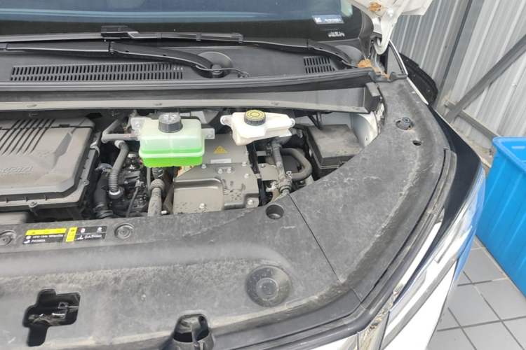 Used GAC Trumpchi Xiangwang M8 2025 Kunkun Series Ultra First-Class Cabin Engine Bay Left