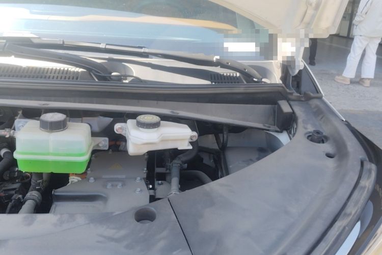 Used GAC Trumpchi Xiangwang M8 2025 Kunkun Series Ultra First-Class Cabin Engine Bay Left