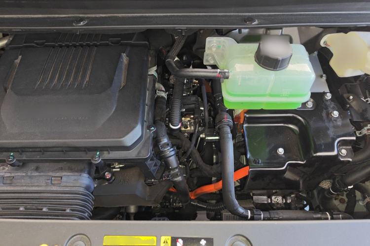 Used GAC Trumpchi Xiangwang M8 2025 Kunkun Series Ultra First-Class Cabin Engine Bay