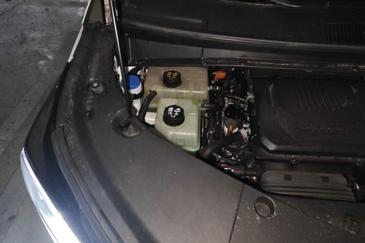 Used GAC Trumpchi Xiangwang M8 2025 Kunkun Series Max Luxury Cabin Engine Bay Right