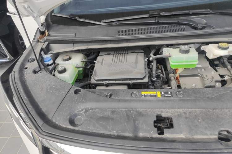 Used GAC Trumpchi Xiangwang M8 2025 Kunkun Series Ultra First-Class Cabin Engine Bay Right