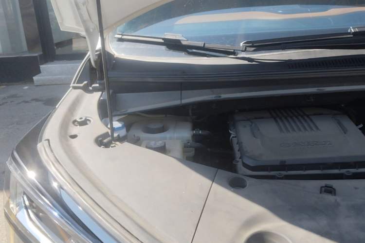 Used GAC Trumpchi Xiangwang M8 2025 Kunkun Series Ultra First-Class Cabin Engine Bay Right