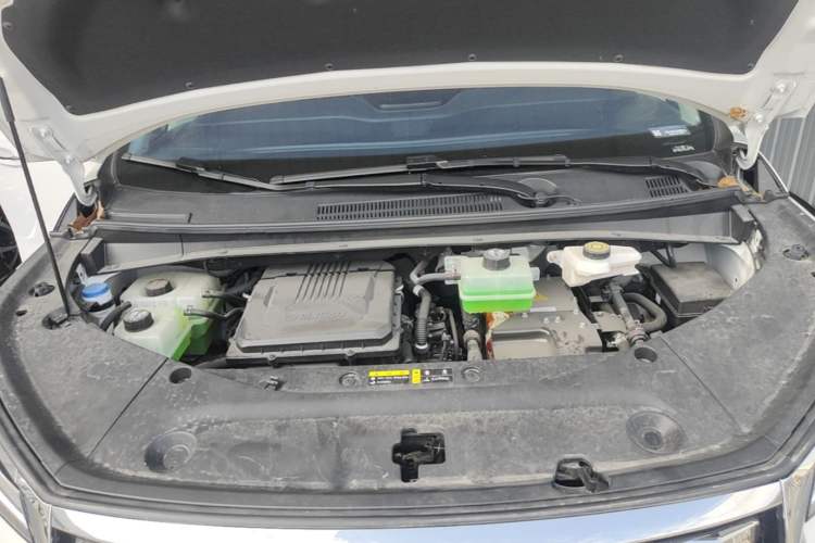 Used GAC Trumpchi Xiangwang M8 2025 Kunkun Series Ultra First-Class Cabin Engine Bay
