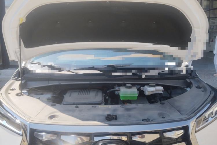 Used GAC Trumpchi Xiangwang M8 2025 Kunkun Series Ultra First-Class Cabin Engine Bay