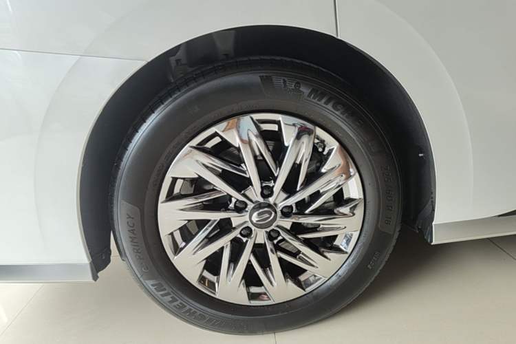 Used GAC Trumpchi Xiangwang M8 2025 Kunkun Series Ultra First-Class Cabin Exterior 1