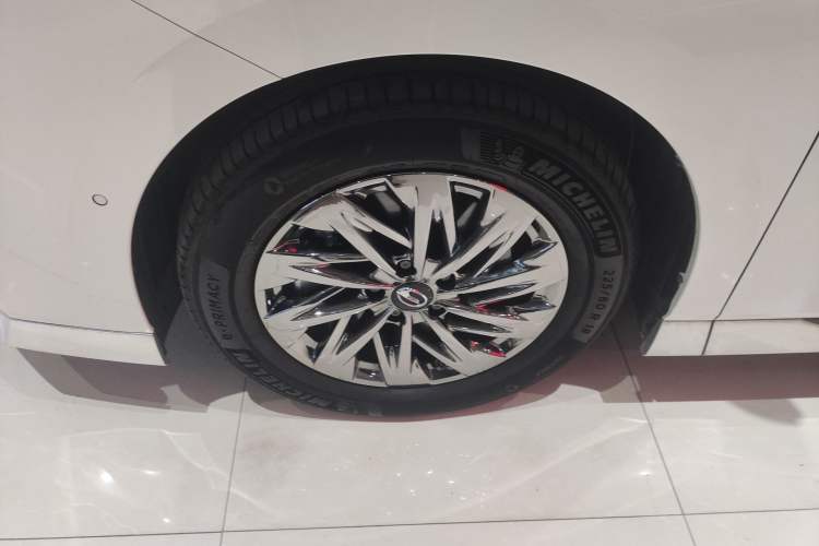 Used GAC Trumpchi Xiangwang M8 2025 Kunkun Series Ultra First-Class Cabin Exterior 4