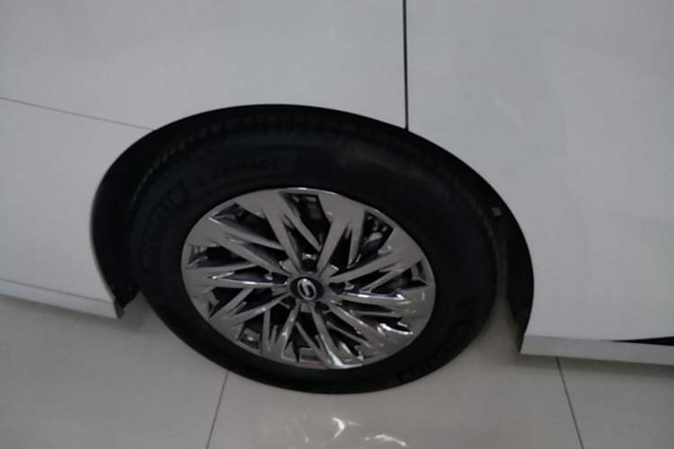 Used GAC Trumpchi Xiangwang M8 2025 Kunkun Series Ultra First-Class Cabin Exterior 5
