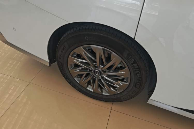 Used GAC Trumpchi Xiangwang M8 2025 Kunkun Series Ultra First-Class Cabin Exterior 5