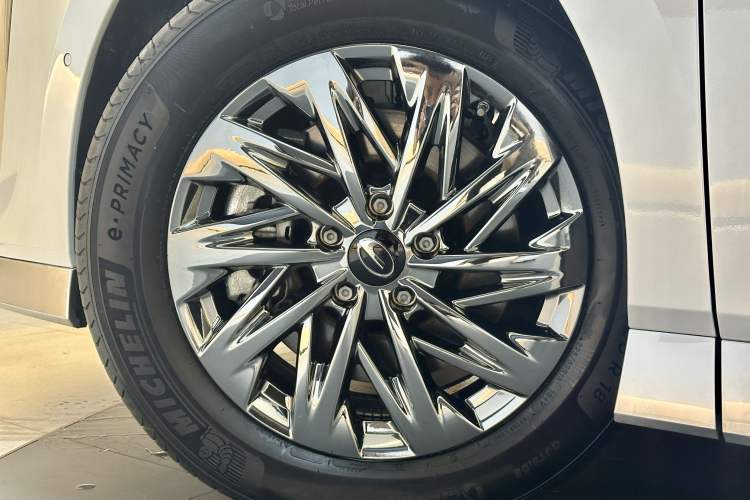 Used GAC Trumpchi Xiangwang M8 2025 Kunkun Series Ultra First-Class Cabin Exterior 8