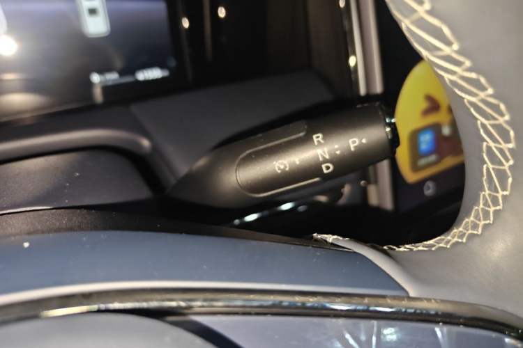 Used GAC Trumpchi Xiangwang M8 2025 Kunkun Series Max Luxury Cabin Gear Lever