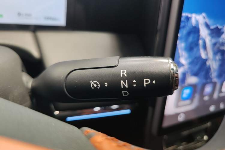Used GAC Trumpchi Xiangwang M8 2025 Kunkun Series Ultra First-Class Cabin Gear Lever