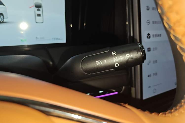 Used GAC Trumpchi Xiangwang M8 2025 Kunkun Series Ultra First-Class Cabin Gear Lever