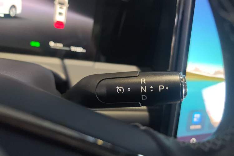 Used GAC Trumpchi Xiangwang M8 2025 Kunkun Series Ultra First-Class Cabin Gear Lever