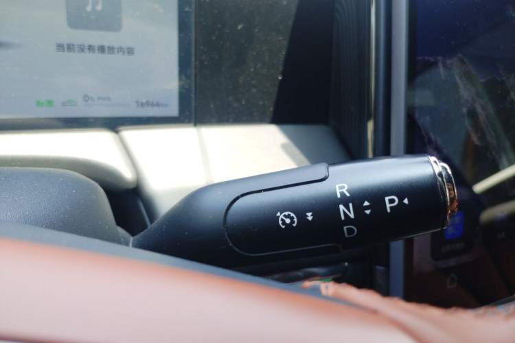 Used GAC Trumpchi Xiangwang M8 2025 Kunkun Series Ultra First-Class Cabin Gear Lever
