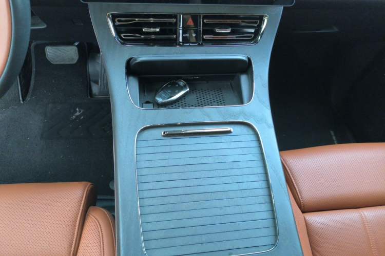 Used GAC Trumpchi Xiangwang M8 2025 Kunkun Series Ultra First-Class Cabin Gear Lever