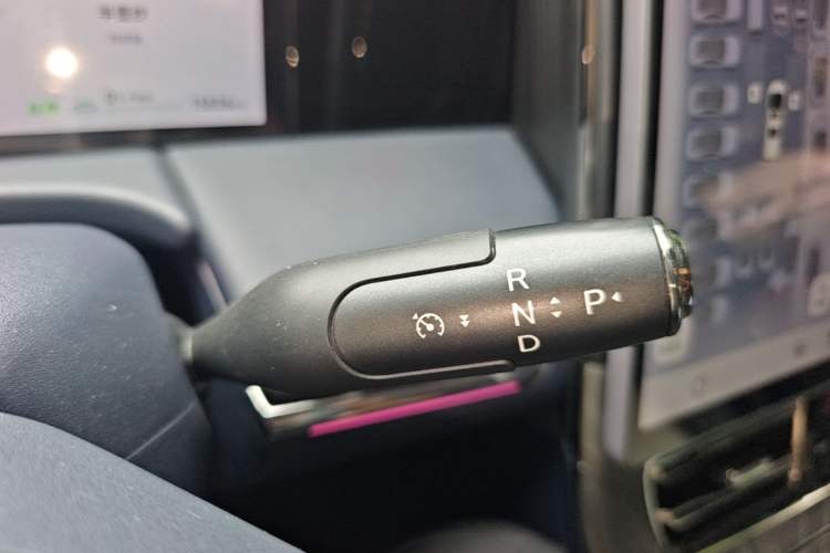 Used GAC Trumpchi Xiangwang M8 2025 Kunkun Series Ultra First-Class Cabin Gear Lever