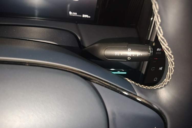 Used GAC Trumpchi Xiangwang M8 2025 Kunkun Series Ultra First-Class Cabin Gear Lever