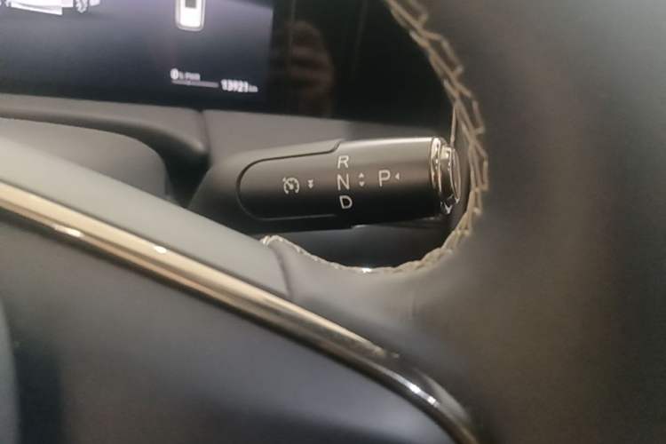Used GAC Trumpchi Xiangwang M8 2025 Kunkun Series Ultra First-Class Cabin Gear Lever