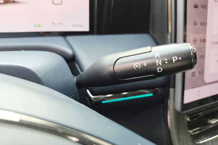 Used GAC Trumpchi Xiangwang M8 2025 Model HarmonyOS Cockpit Edition Gear Lever
