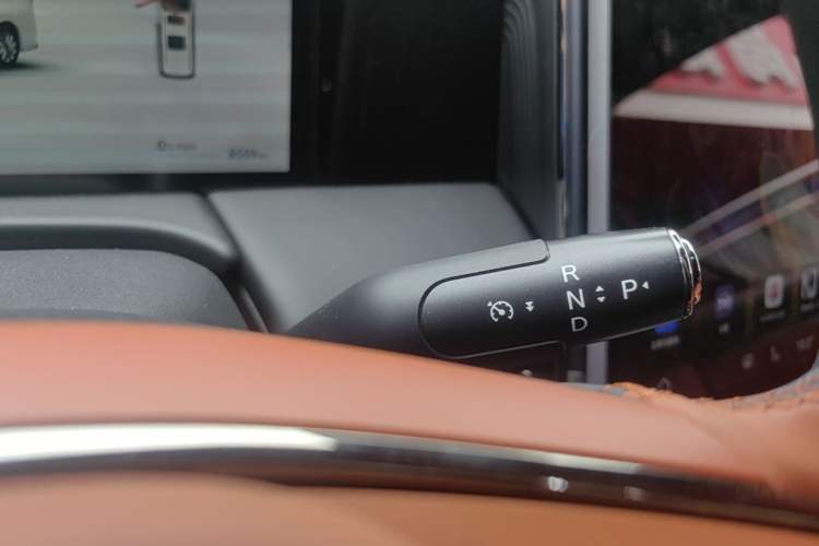Used GAC Trumpchi Xiangwang M8 2025 Kunkun Series Ultra First-Class Cabin Gear Lever