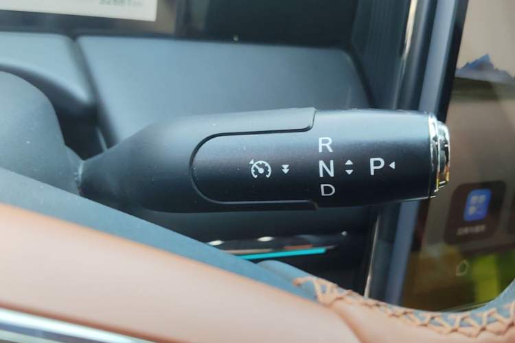 Used GAC Trumpchi Xiangwang M8 2025 Kunkun Series Ultra First-Class Cabin Gear Lever