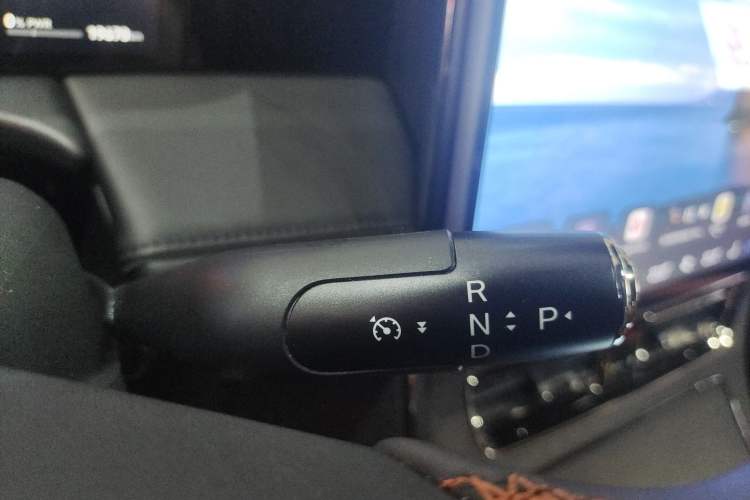 Used GAC Trumpchi Xiangwang M8 2025 Kunkun Series Ultra First-Class Cabin Gear Lever