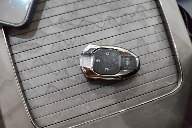 Used GAC Trumpchi Xiangwang M8 2025 Kunkun Series Ultra First-Class Cabin Interior 1