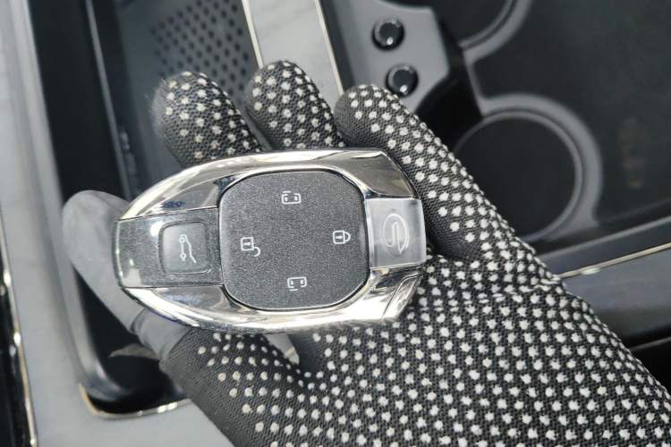 Used GAC Trumpchi Xiangwang M8 2025 Kunkun Series Ultra First-Class Cabin Interior 1