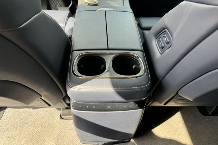 Used GAC Trumpchi Xiangwang M8 2025 Kunkun Series Ultra First-Class Cabin Interior 10