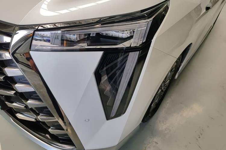 Used GAC Trumpchi Xiangwang M8 2025 Kunkun Series Ultra First-Class Cabin Left Front Headlight