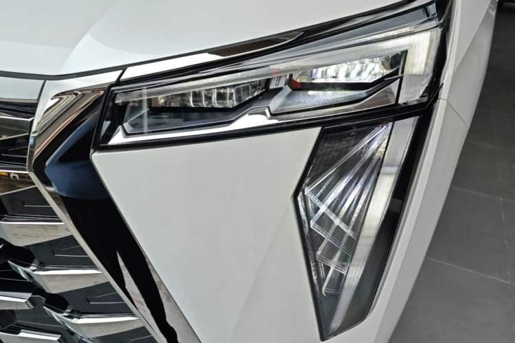 Used GAC Trumpchi Xiangwang M8 2025 Kunkun Series Ultra First-Class Cabin Left Front Headlight