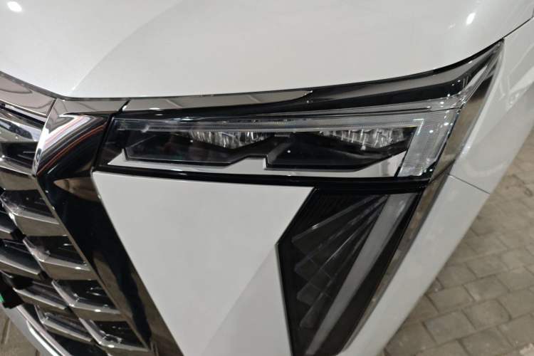 Used GAC Trumpchi Xiangwang M8 2025 Kunkun Series Ultra First-Class Cabin Left Front Headlight