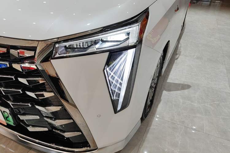 Used GAC Trumpchi Xiangwang M8 2025 Kunkun Series Ultra First-Class Cabin Left Front Headlight