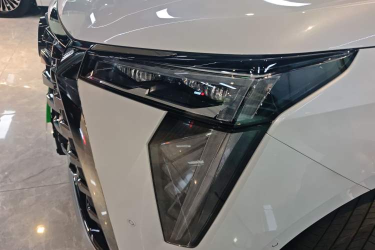 Used GAC Trumpchi Xiangwang M8 2025 Kunkun Series Ultra First-Class Cabin Left Front Headlight
