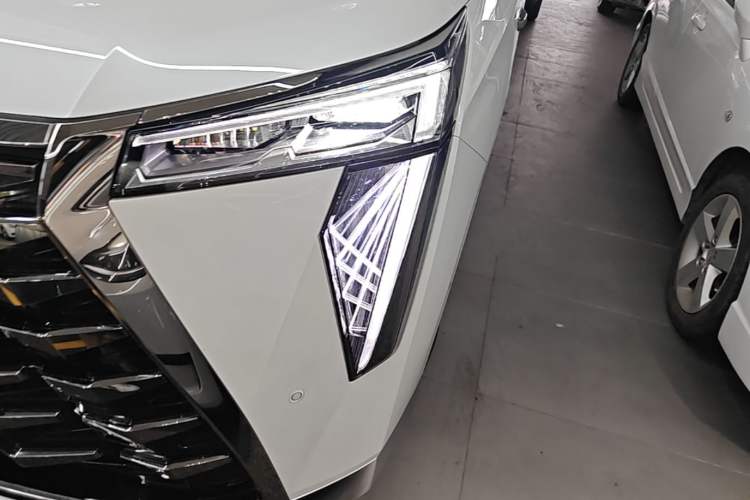 Used GAC Trumpchi Xiangwang M8 2025 Kunkun Series Ultra First-Class Cabin Left Front Headlight