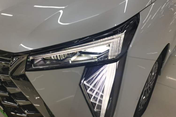 Used GAC Trumpchi Xiangwang M8 2025 Kunkun Series Ultra First-Class Cabin Left Front Headlight
