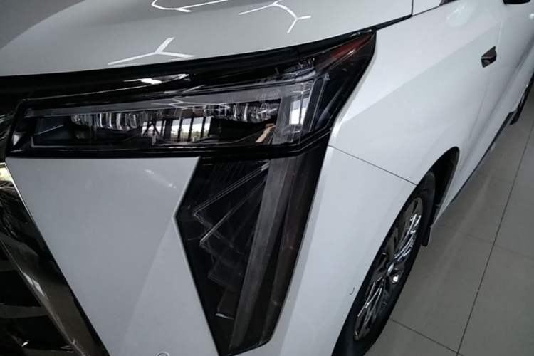 Used GAC Trumpchi Xiangwang M8 2025 Kunkun Series Ultra First-Class Cabin Left Front Headlight