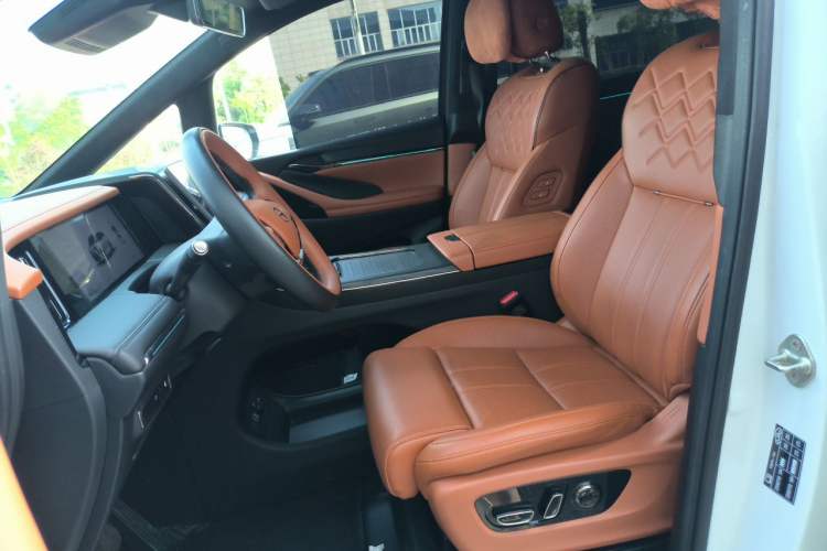 Used GAC Trumpchi Xiangwang M8 2025 Kunkun Series Ultra First-Class Cabin Left Front Seat