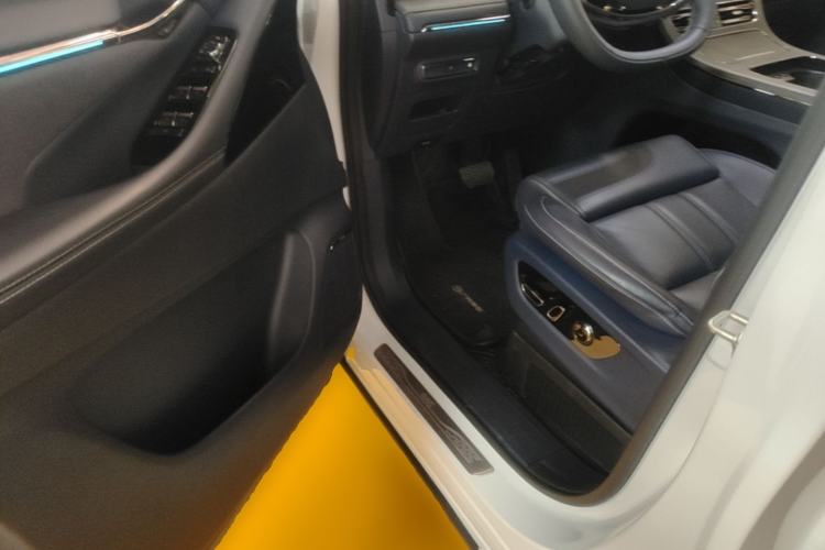 Used GAC Trumpchi Xiangwang M8 2025 Kunkun Series Ultra First-Class Cabin Left Front Seat