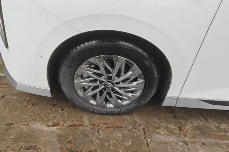 Used GAC Trumpchi Xiangwang M8 2025 Kunkun Series Ultra First-Class Cabin Left Front Wheel Hub