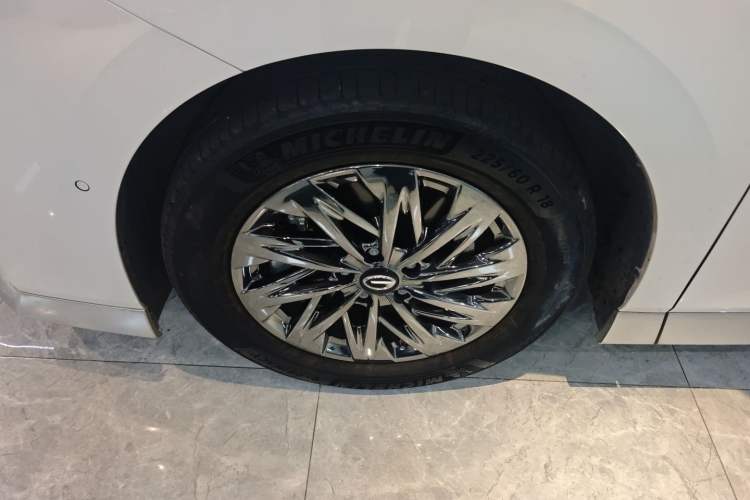 Used GAC Trumpchi Xiangwang M8 2025 Kunkun Series Ultra First-Class Cabin Left Front Wheel Hub