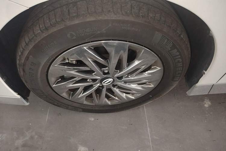 Used GAC Trumpchi Xiangwang M8 2025 Kunkun Series Ultra First-Class Cabin Left Front Wheel Hub