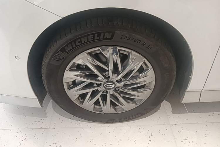Used GAC Trumpchi Xiangwang M8 2025 Kunkun Series Ultra First-Class Cabin Left Front Wheel Hub