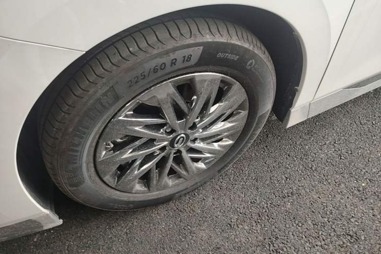 Used GAC Trumpchi Xiangwang M8 2025 Kunkun Series Ultra First-Class Cabin Left Front Wheel Hub