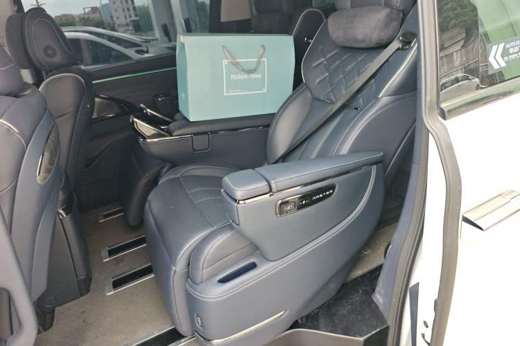 Used GAC Trumpchi Xiangwang M8 2025 Kunkun Series Ultra First-Class Cabin Left Rear Seat
