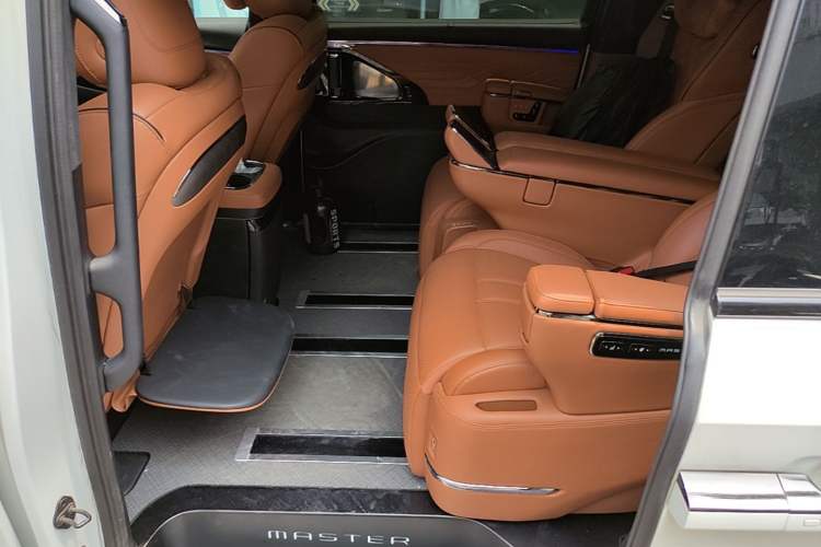 Used GAC Trumpchi Xiangwang M8 2025 Kunkun Series Ultra First-Class Cabin Left Rear Seat